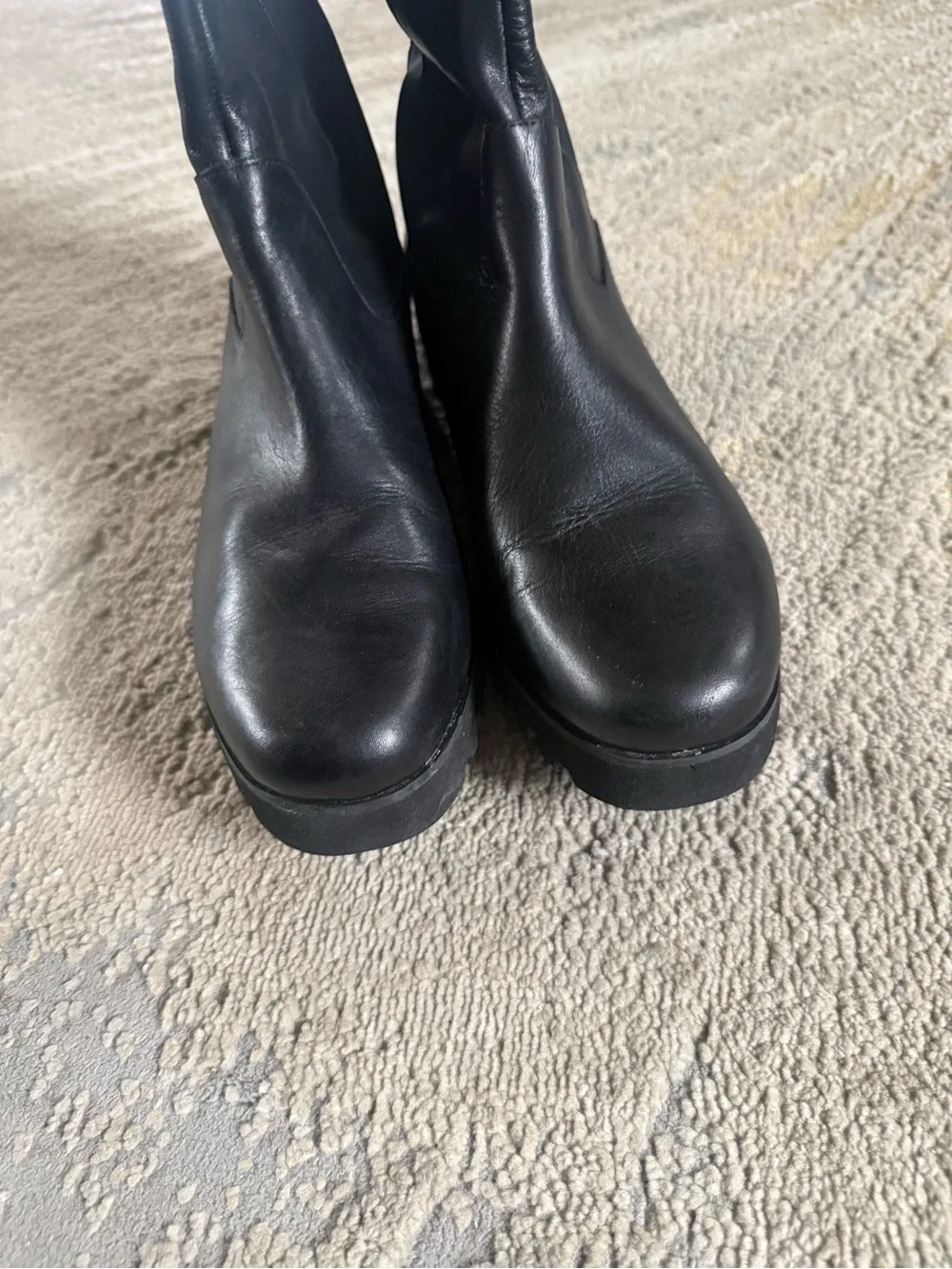 DONALD J PLINER Ronda Tall black Leather Boots over the knee pull on 8.5